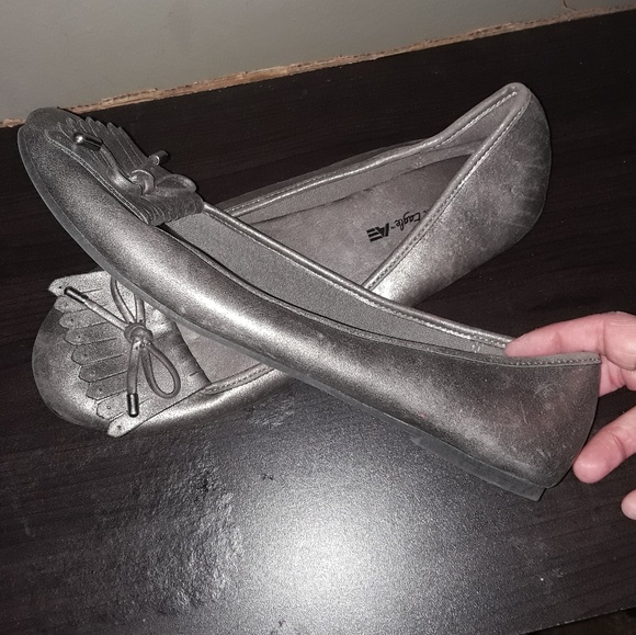 American Eagle boots and flats - Picture 4 of 7